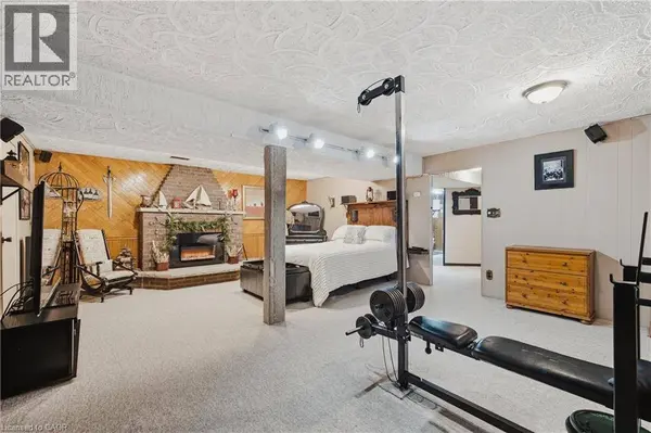 89 GENEVA Crescent, Kitchener, ON N2E1M8