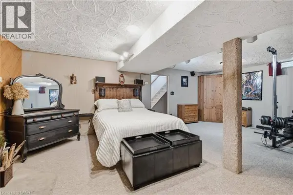 89 GENEVA Crescent, Kitchener, ON N2E1M8