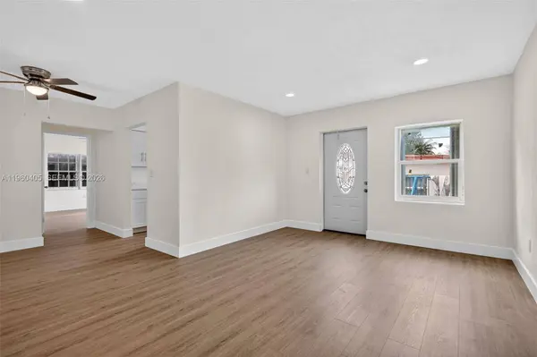 280 NW 34th St, Miami, FL 33127