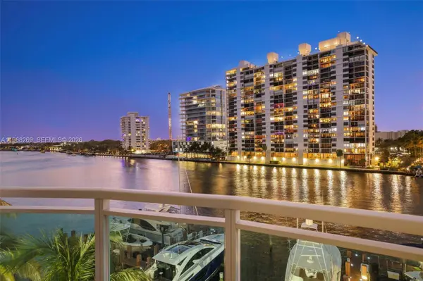 2845 NE 9th St #504, Fort Lauderdale, FL 33304