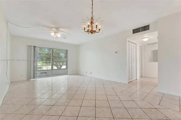 4341 NW 16th St #203, Lauderhill, FL 33313