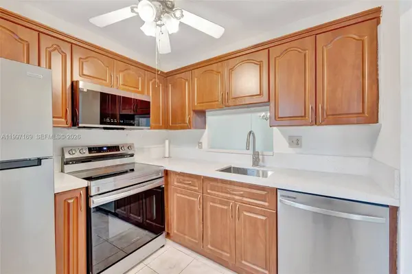 4341 NW 16th St #203, Lauderhill, FL 33313