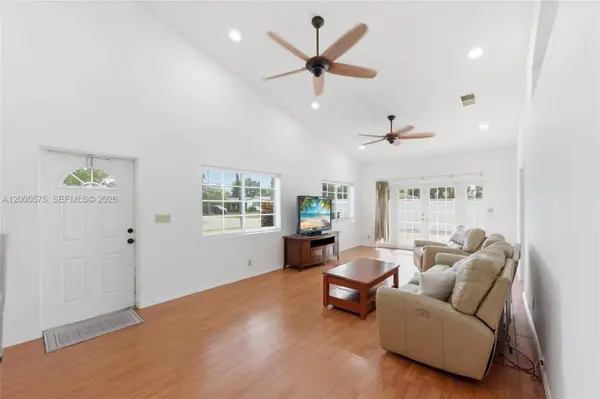 4361 NE 13th Ter, Oakland Park, FL 33334