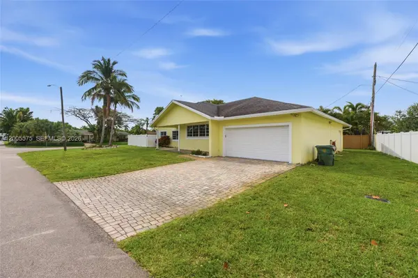 4361 NE 13th Ter, Oakland Park, FL 33334