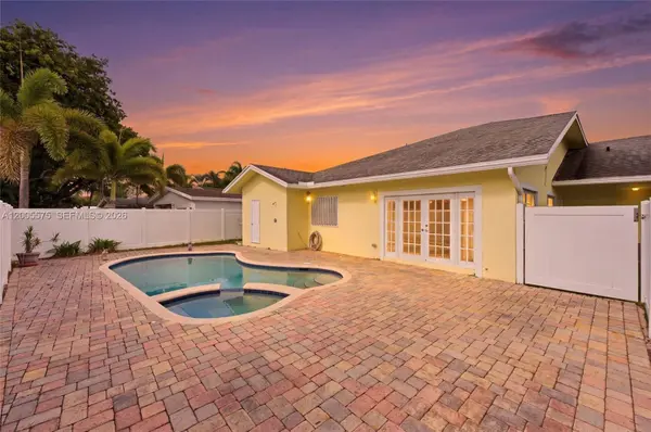 4361 NE 13th Ter, Oakland Park, FL 33334