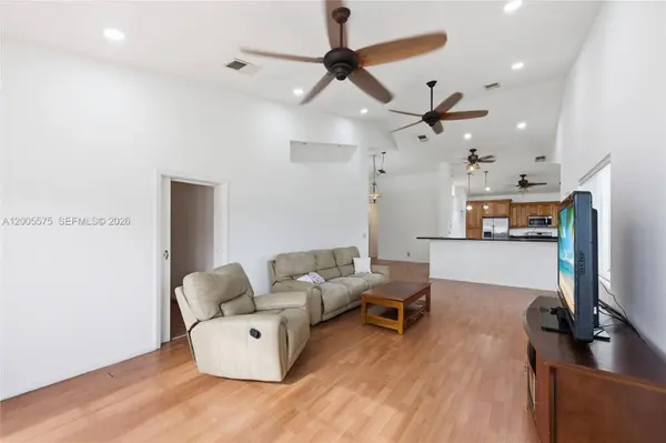 4361 NE 13th Ter, Oakland Park, FL 33334