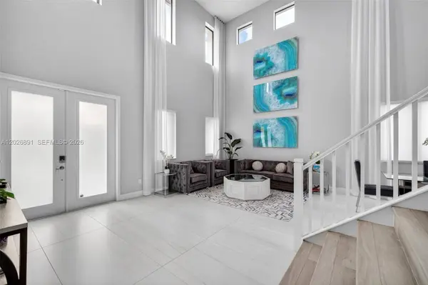 10566 N Lago Vista Cir, Parkland, FL 33076