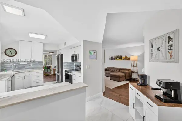 566 N University Dr, Plantation, FL 33324