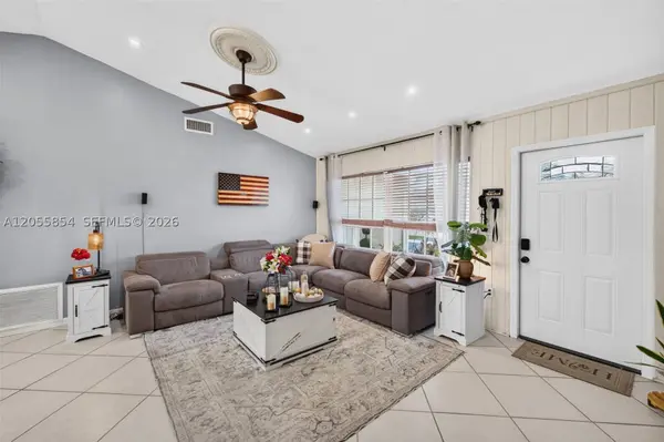 11371 NW 37th Pl, Sunrise, FL 33323