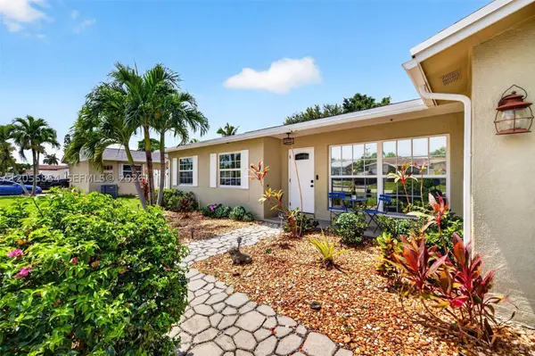 11371 NW 37th Pl, Sunrise, FL 33323
