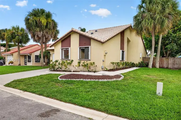 6212 S 97th Ct S, Boynton Beach, FL 33437