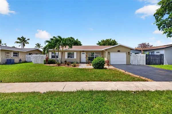 11371 NW 37th Pl, Sunrise, FL 33323