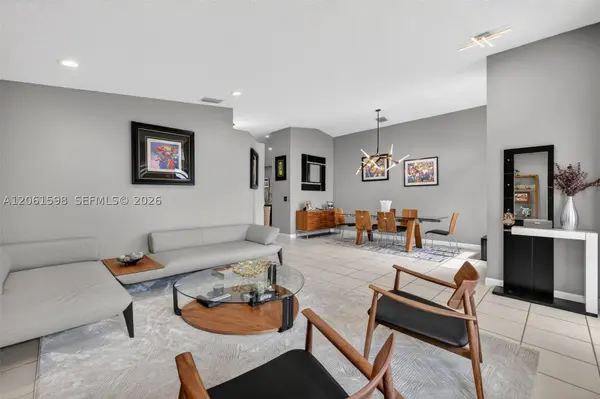 1603 E Harmony Lake Cir, Davie, FL 33324
