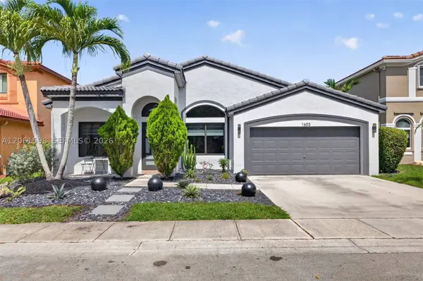 1603 E Harmony Lake Cir