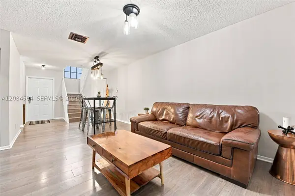 10720 NW 11th St, Pembroke Pines, FL 33026