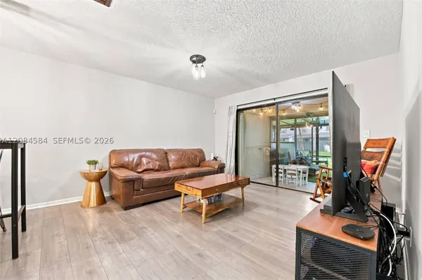 10720 NW 11th St, Pembroke Pines, FL 33026