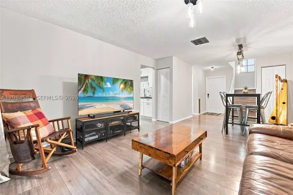 10720 NW 11th St, Pembroke Pines, FL 33026