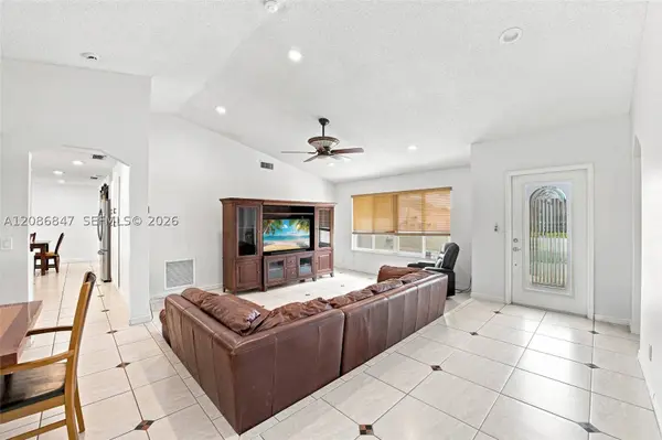 511 NW 104th Ave, Plantation, FL 33324