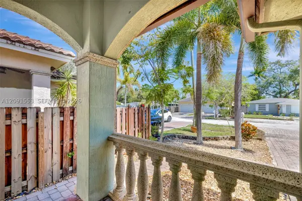 853 SW 11th Ct, Fort Lauderdale, FL 33315
