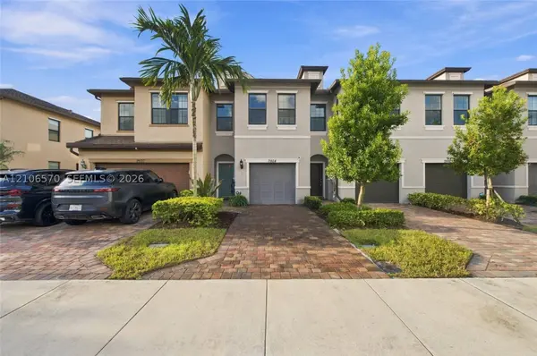 2804 Troubadour St