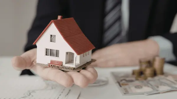 How Do Market Trends Affect Pricing and Offers?