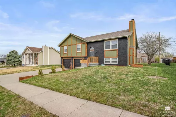 1912 Apache DR, Junction City, KS 66441