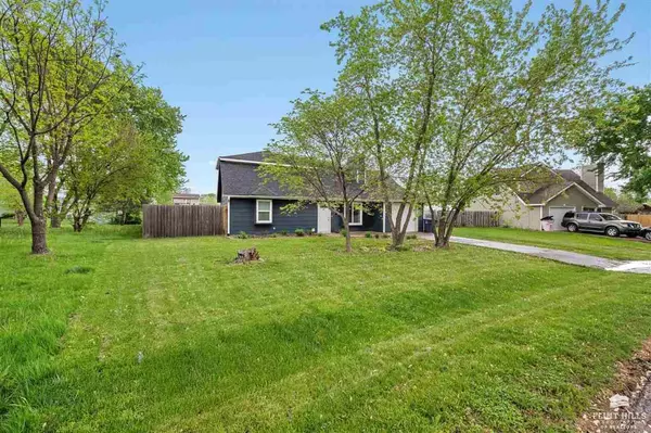 3306 Valleydale DR, Manhattan, KS 66502