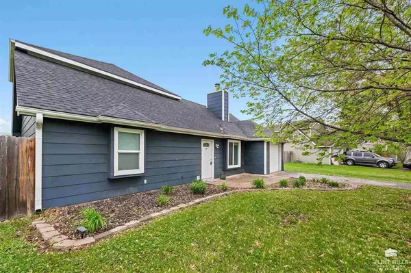 3306 Valleydale DR, Manhattan, KS 66502