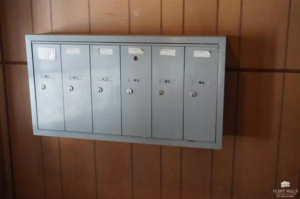 1210 Vattier ST, Manhattan, KS 66502