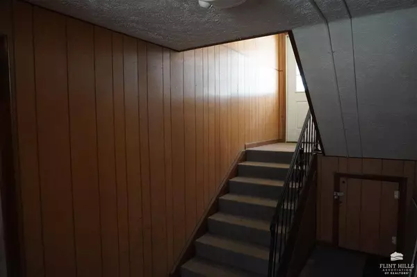 1210 Vattier ST, Manhattan, KS 66502