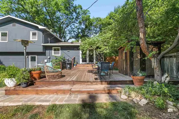 1828 Virginia DR, Manhattan, KS 66502