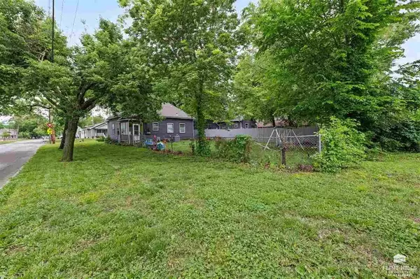 1500 Houston ST, Manhattan, KS 66502