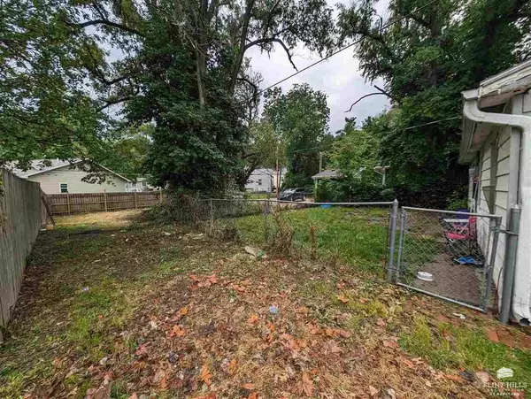 705 Allen RD, Manhattan, KS 66502