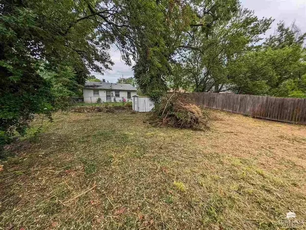 705 Allen RD, Manhattan, KS 66502