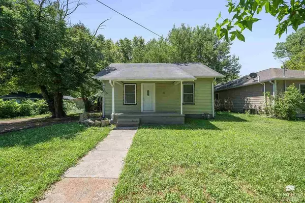 609 Allen, Manhattan, KS 66502