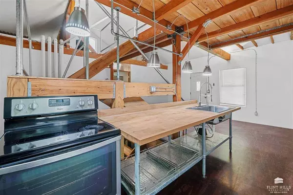 609 Allen, Manhattan, KS 66502