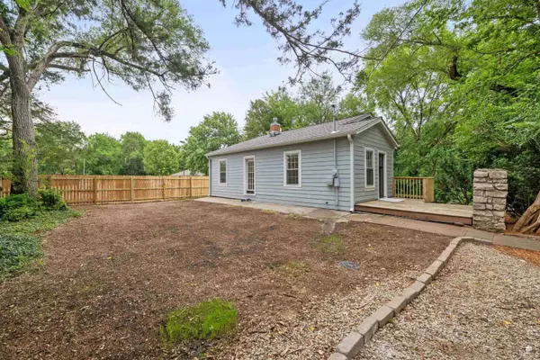 2317 Kanza PL, Manhattan, KS 66502