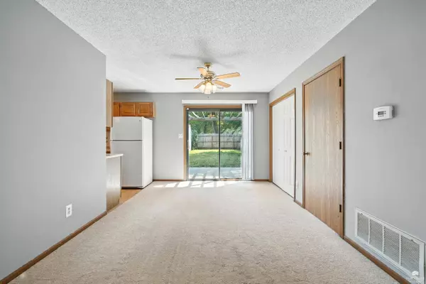 805 Brookwood CIR, Manhattan, KS 66502