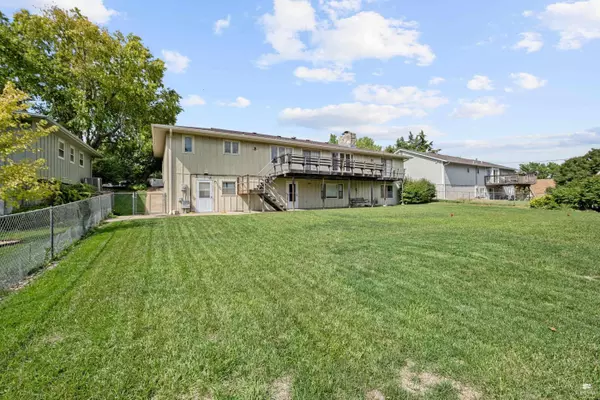 3505 Amy LN, Manhattan, KS 66502