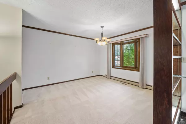 3505 Amy LN, Manhattan, KS 66502