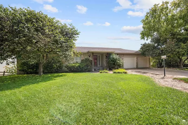 3505 Amy LN, Manhattan, KS 66502