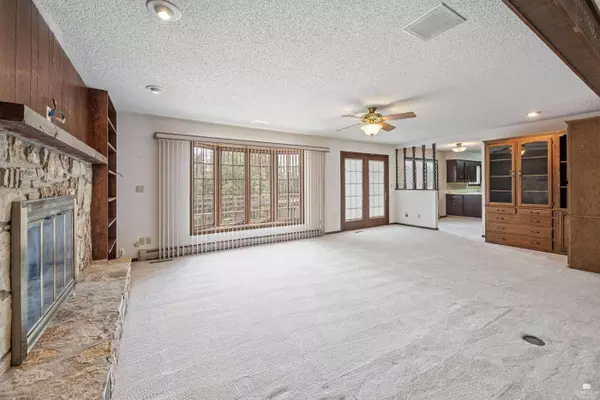 3505 Amy LN, Manhattan, KS 66502