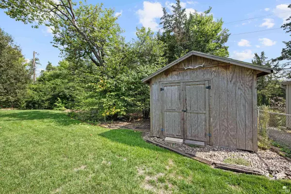 3505 Amy LN, Manhattan, KS 66502