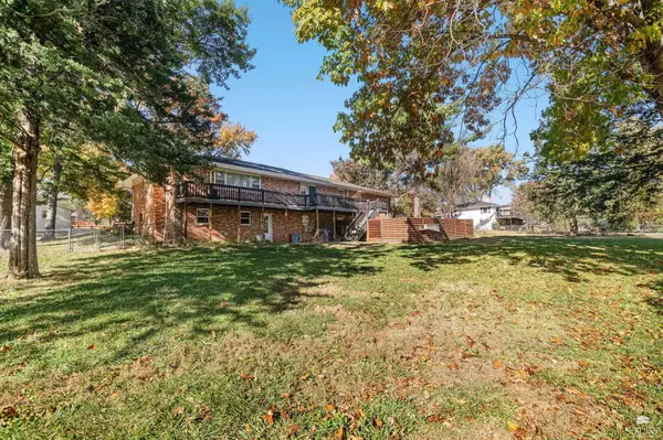 1522 Givens RD, Manhattan, KS 66502