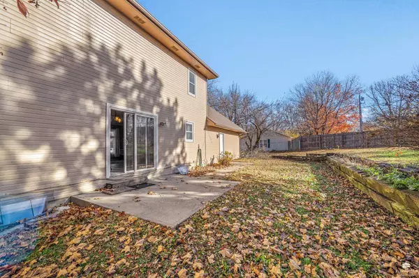 828 Gillespie DR, Manhattan, KS 66502