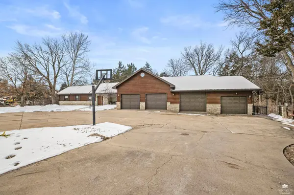 1001 Sycamore LN, Manhattan, KS 66502