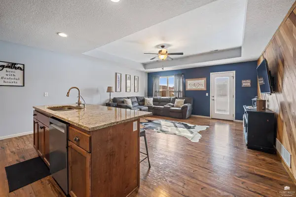 2613 T Dowling CT, Manhattan, KS 66502