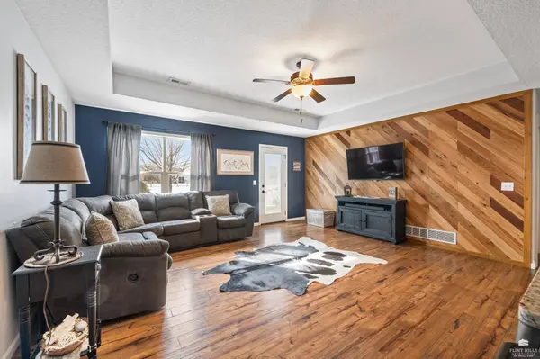 2613 T Dowling CT, Manhattan, KS 66502