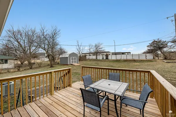 2017 Blue Hills RD, Manhattan, KS 66502