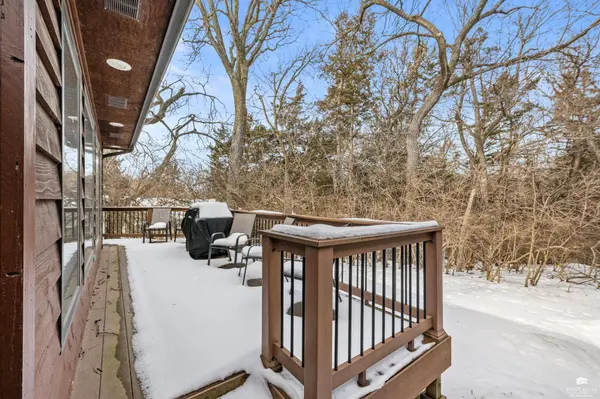 1001 Sycamore LN, Manhattan, KS 66502